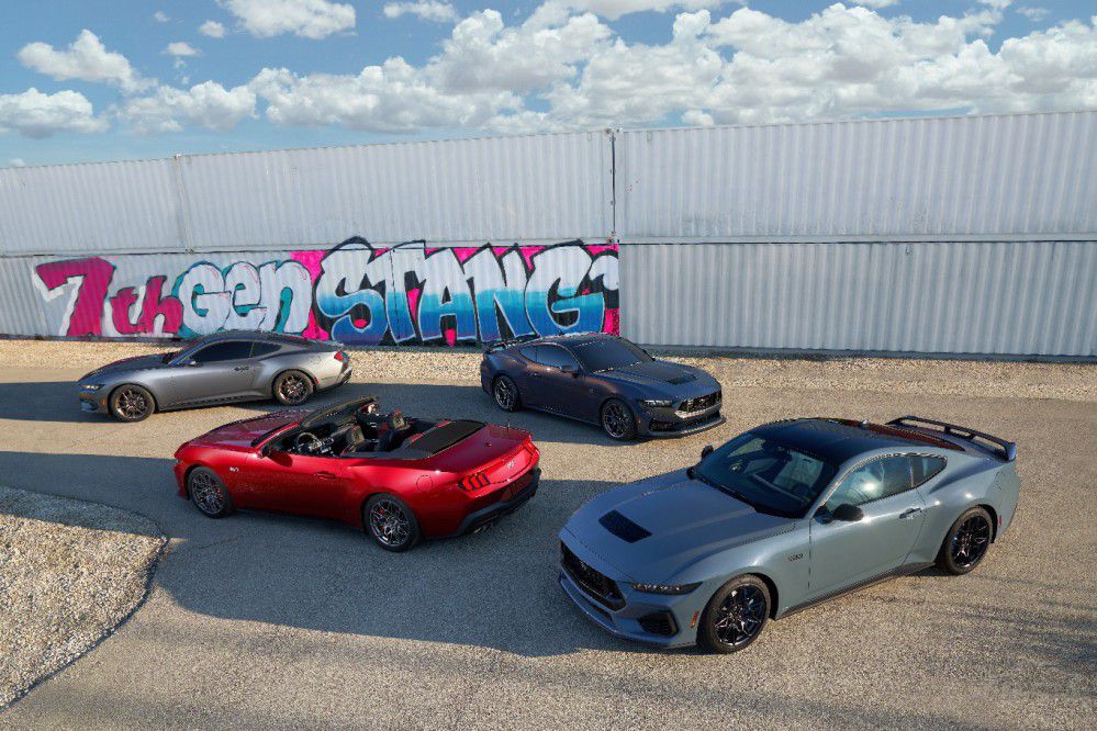 ����Mustang�Ƴ�Mustang Dark Horse܇��