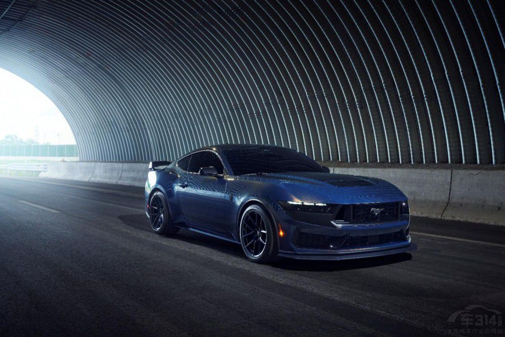 ����Mustang�Ƴ�Mustang Dark Horse܇��