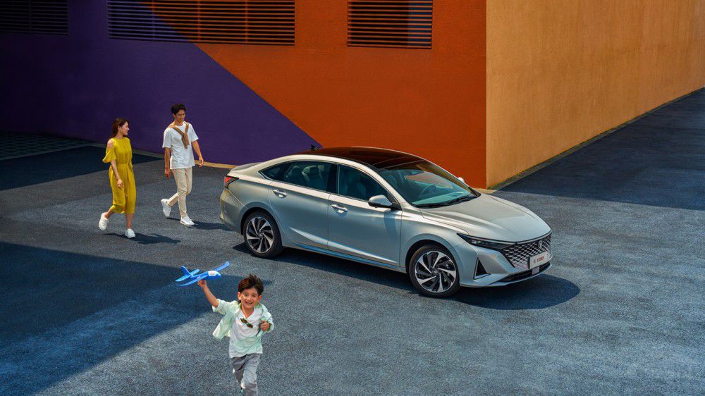 �J��PLUS����һ��AR���܌��m���I��Ҫ��(l��i)����