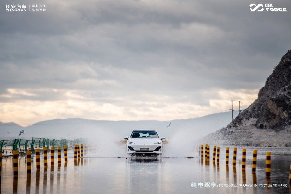 ���{(l��n)SL03�ɹ�����(zh��n)1200km���L�澳֮��