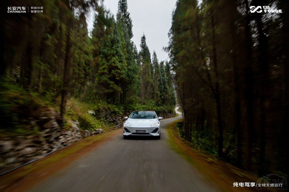 ���{(l��n)SL03�ɹ�����(zh��n)1200km���L�澳֮��