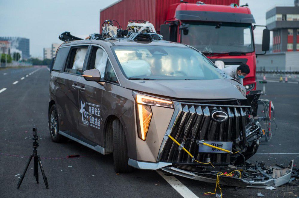 ʲô�ӵ�MPV�����ȫ��M8�ڎ��o����