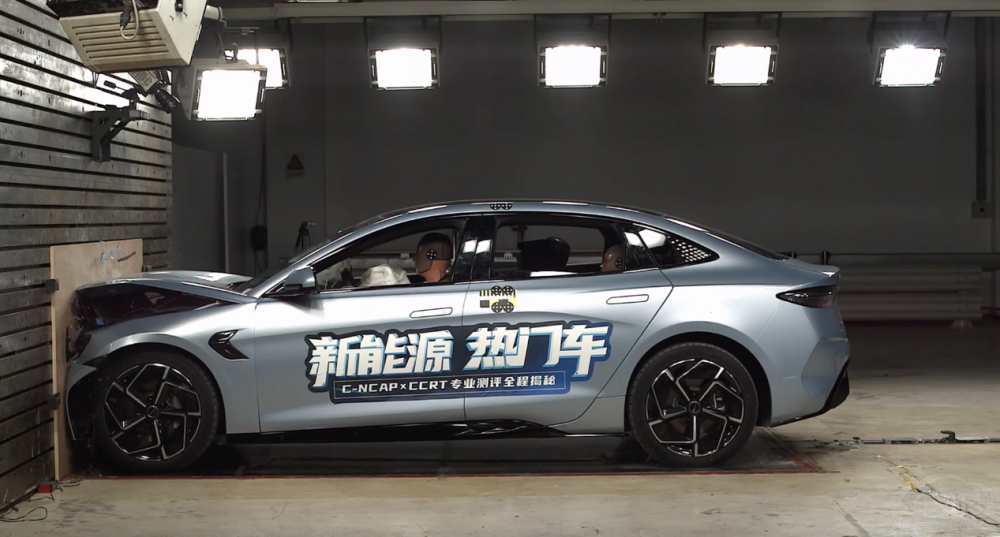 �y������ �����s��C-NCAP���ǰ�ȫ�u�r