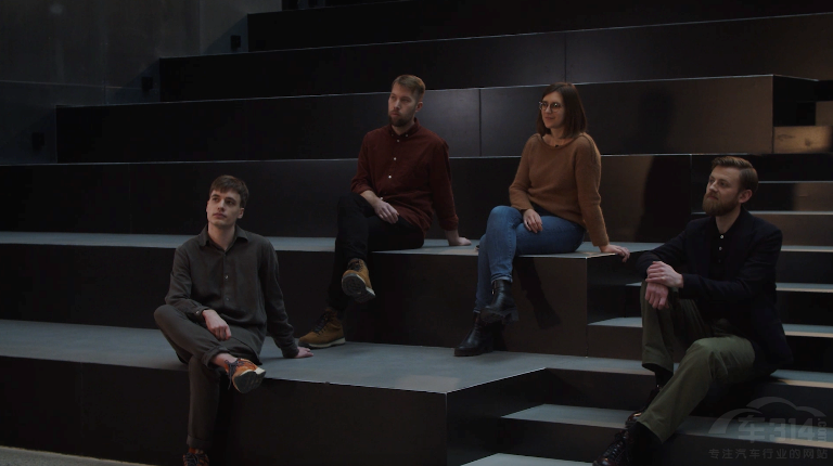 �������OӋ�F� ����  �����m�϶��е�SUV