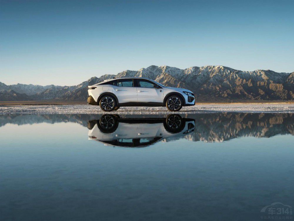 無界之王”東風(fēng)標(biāo)致408X預(yù)售14.57萬元起 無界之王”東風(fēng)標(biāo)致408X預(yù)售14.57萬元起