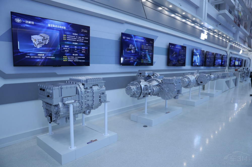 牢記囑托 創(chuàng)新成果引航中國(guó)一汽躍遷發(fā)展 牢記囑托 創(chuàng)新成果引航中國(guó)一汽躍遷發(fā)展