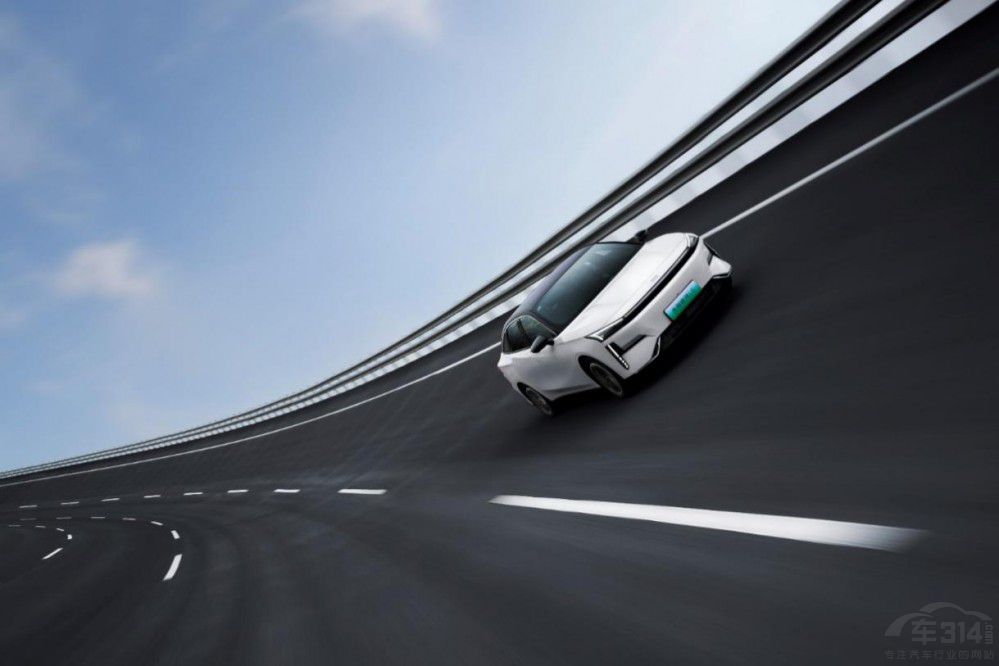 趕超同級 銀河L6重新定義新一代駕控標(biāo)準(zhǔn) 趕超同級 銀河L6重新定義新一代駕控標(biāo)準(zhǔn)