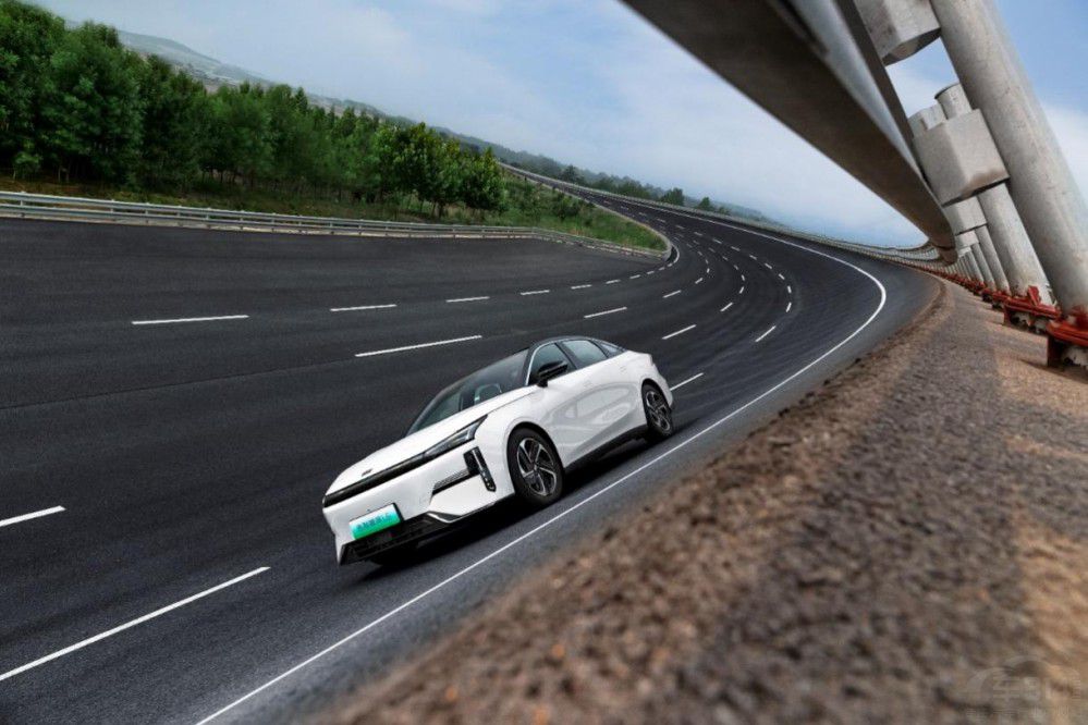 趕超同級 銀河L6重新定義新一代駕控標(biāo)準(zhǔn) 趕超同級 銀河L6重新定義新一代駕控標(biāo)準(zhǔn)