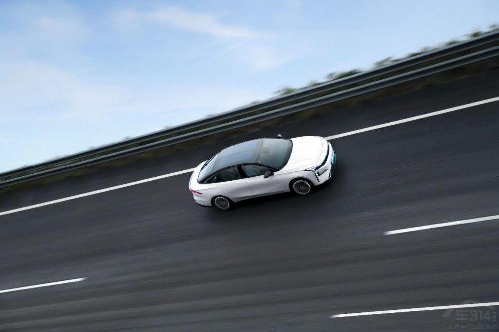 趕超同級 銀河L6重新定義新一代駕控標(biāo)準(zhǔn) 趕超同級 銀河L6重新定義新一代駕控標(biāo)準(zhǔn)