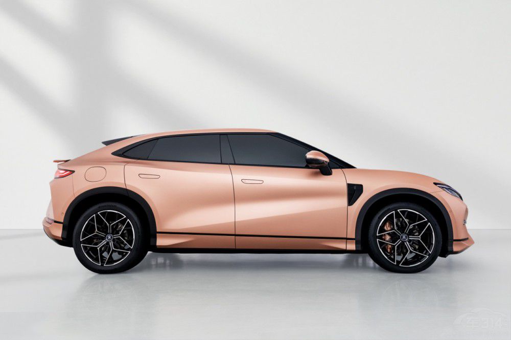 B�����h�C�bSUV �ȁ�����L�ɶ�܇չ����