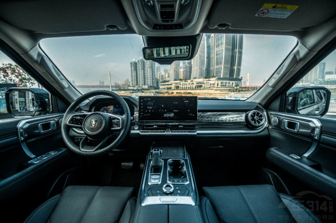 ԽҰ����(d��ng)�r 9��25̹��400 Hi4-T��������