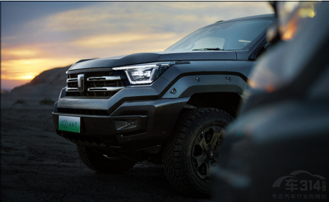 ԽҰ����(d��ng)�r 9��25̹��400 Hi4-T��������