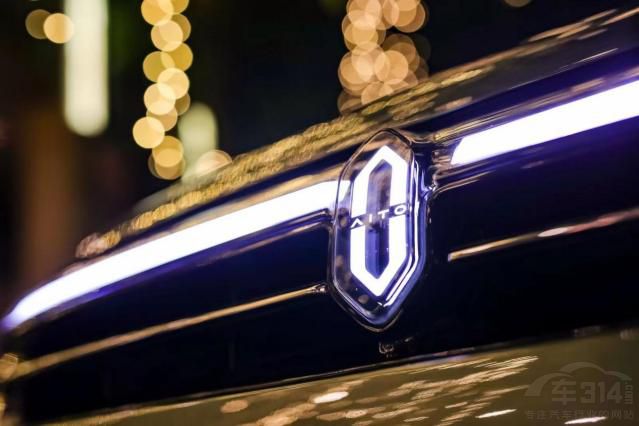 AITO��(w��n)����M7���b�b�I(l��ng)�ȡ������E�ҵ�����