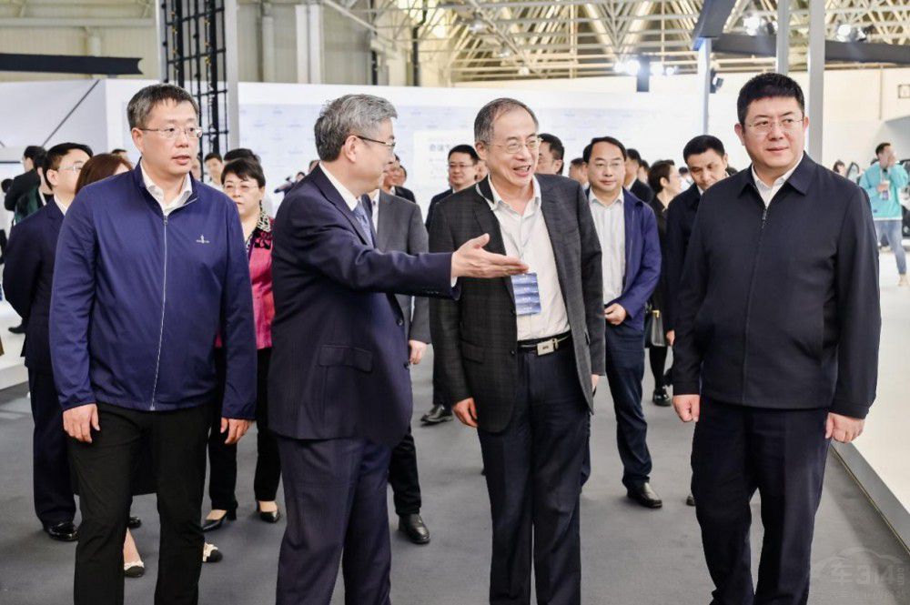 �Ƽ��|�ֿɼ� 2023����Ƽ�DAYʢ���e��