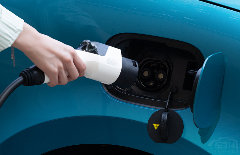 �L��Lumin 301km���܇���ۃr6.19�fԪ