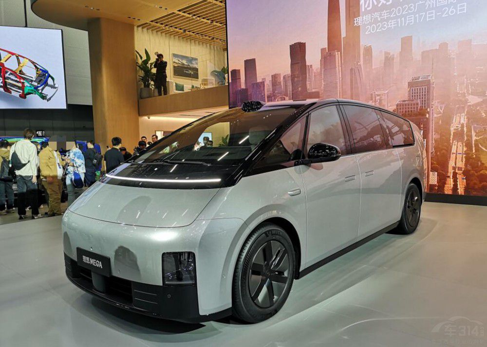 ����MEGA���ݽz�̶�܇����Ц���˼��˂�