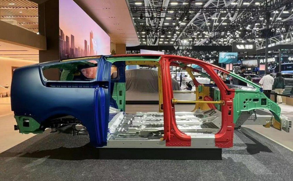 ����MEGA���ݽz�̶�܇����Ц���˼��˂�