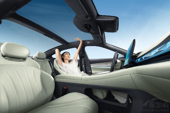 22.58萬元起 星紀(jì)元ES向蔚小理發(fā)起挑戰(zhàn) 22.58萬元起 星紀(jì)元ES向蔚小理發(fā)起挑戰(zhàn)