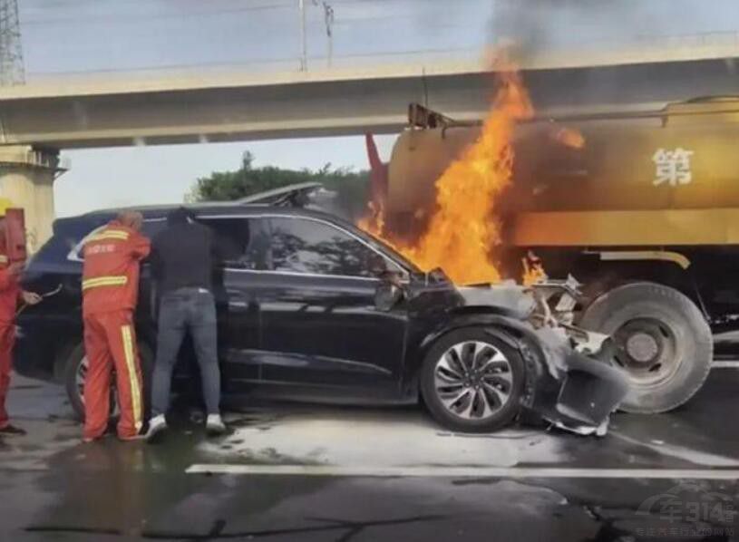 ��˹�������r(sh��)����С�׈�(b��o)�U��ݛՓ���c(di��n)�_