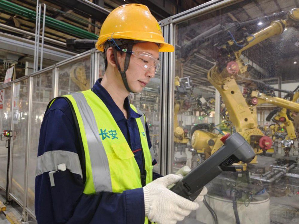 他憑什么獲得重慶市五一勞動(dòng)獎(jiǎng)?wù)拢? title=