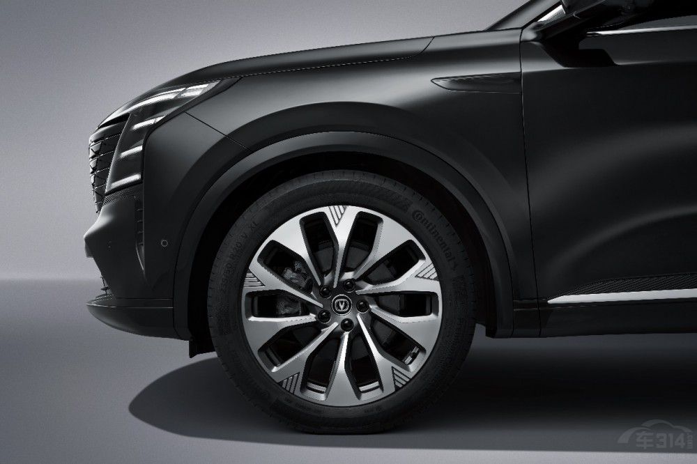 �L�����Ĵ� CS75 PLUS Ultra �ĄӁ��u����