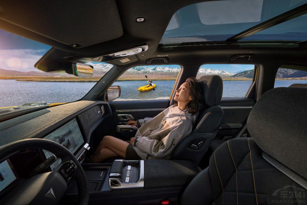 深藍(lán)G318無(wú)憂穿越版起售價(jià)15.29萬(wàn)元 深藍(lán)G318無(wú)憂穿越版起售價(jià)15.29萬(wàn)元