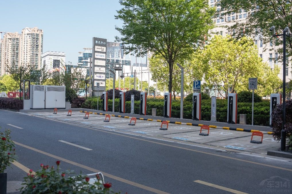 �O�2025��һ����ؔ�󣺾C��ë���ʄ�(chu��ng)���