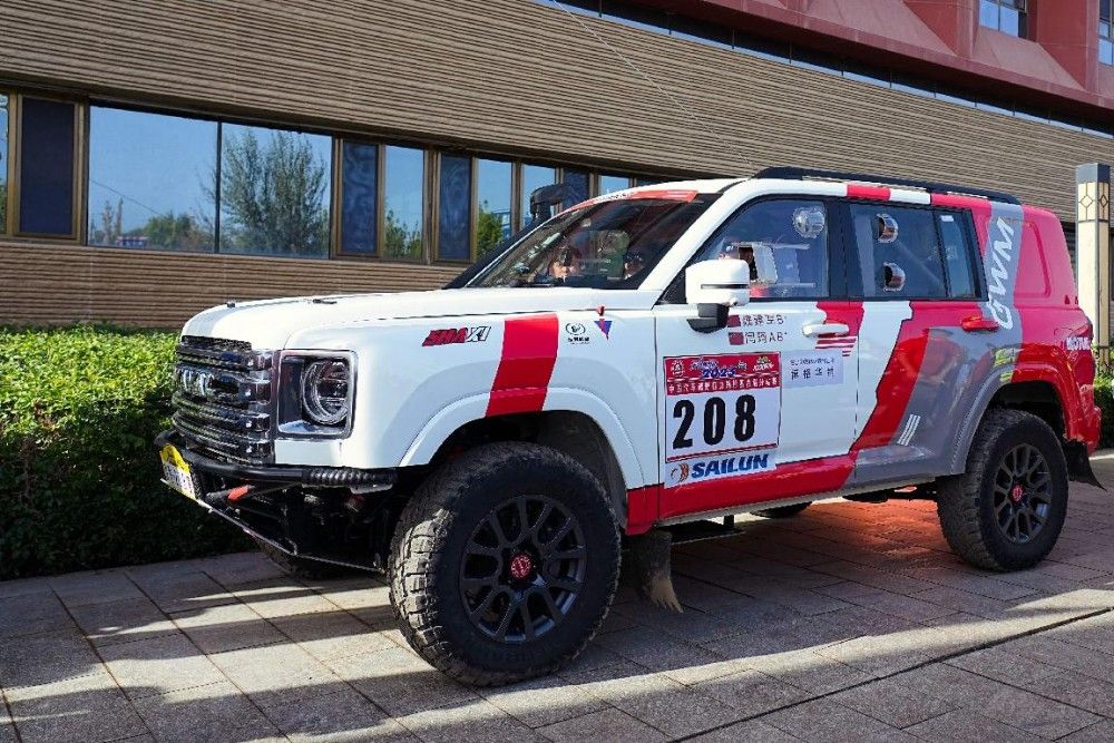 魏建軍親駕哈弗H9柴油版率隊(duì)出征T2組 魏建軍親駕哈弗H9柴油版率隊(duì)出征T2組