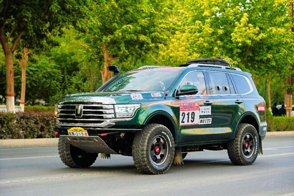 魏建軍親駕哈弗H9柴油版率隊(duì)出征T2組 魏建軍親駕哈弗H9柴油版率隊(duì)出征T2組