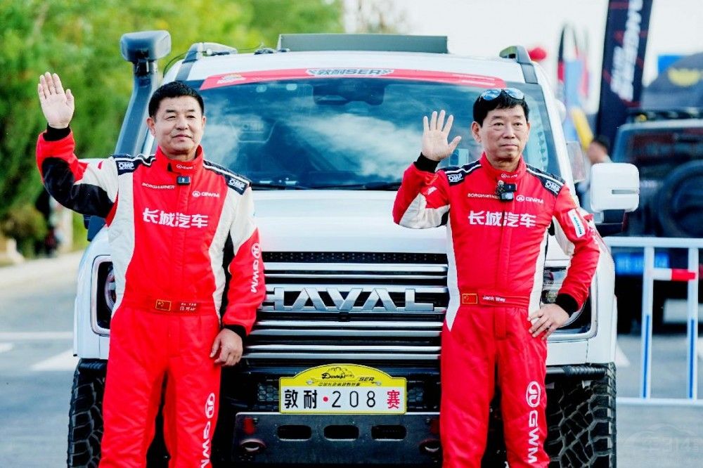 魏建軍親駕哈弗H9柴油版率隊(duì)出征T2組 魏建軍親駕哈弗H9柴油版率隊(duì)出征T2組