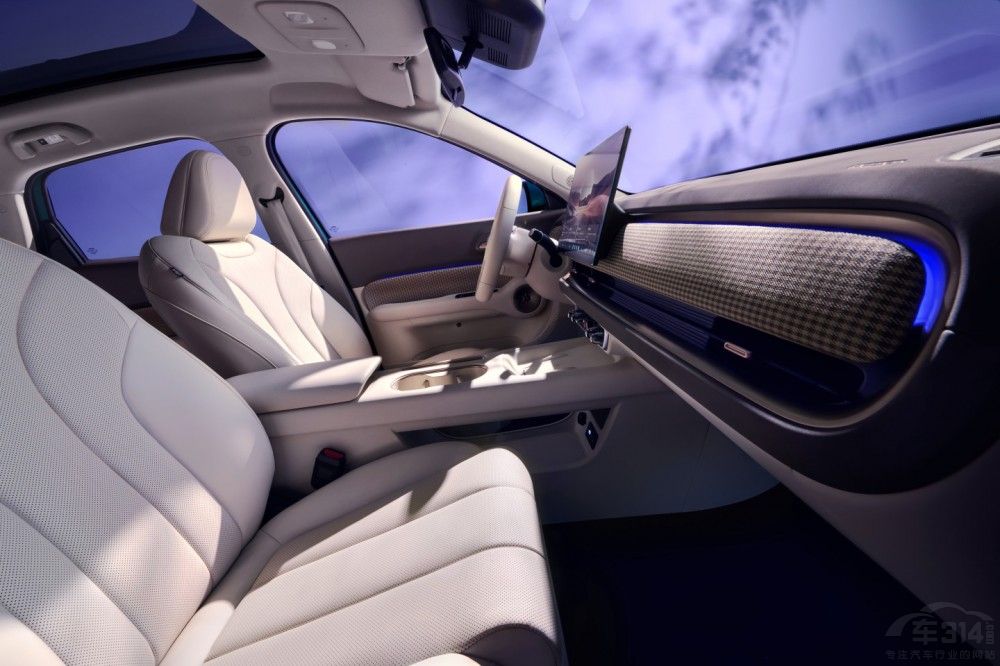 Դ����Ȼ�����ڶ��� �W��5Ʒ�b��(hu��)�A�M�e��