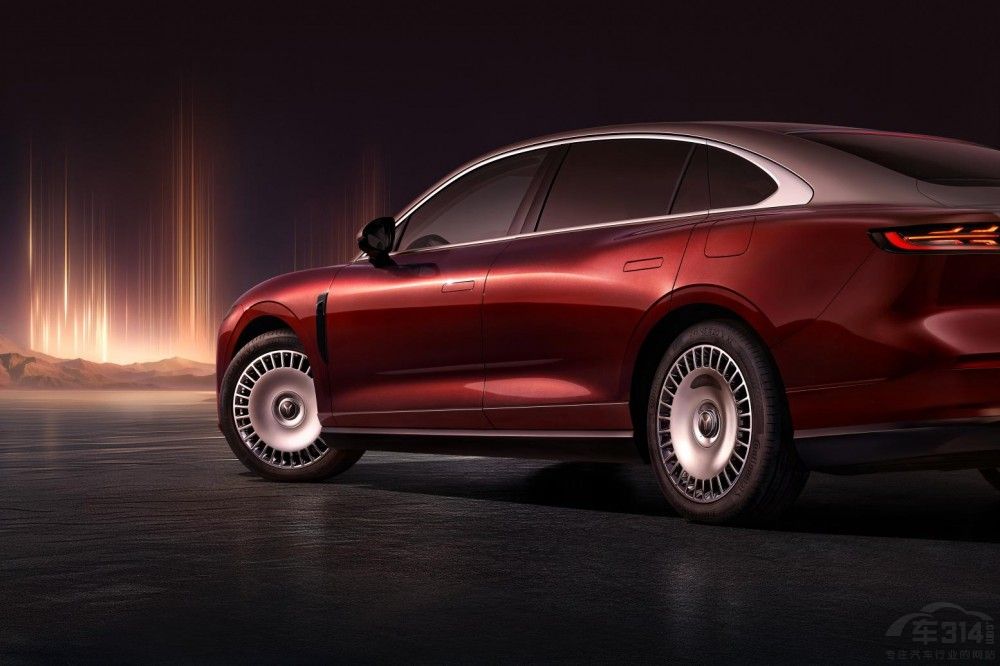 嵐圖追光L:硬實(shí)力加持 重塑豪華轎車格局 嵐圖追光L:硬實(shí)力加持 重塑豪華轎車格局