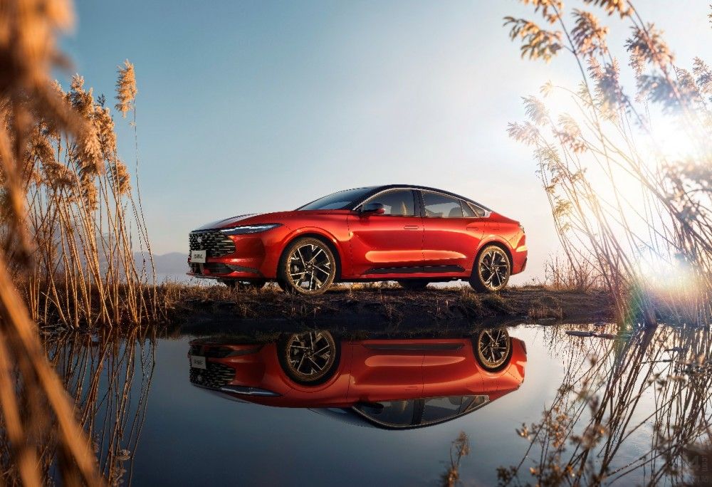 14.98萬起 福特新蒙迪歐拉高同級(jí)性能標(biāo)準(zhǔn) 14.98萬起 福特新蒙迪歐拉高同級(jí)性能標(biāo)準(zhǔn)