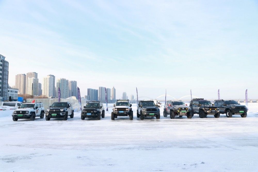 ���g(sh��)��������ů��ǰ���L(zh��ng)����܇��ѩ�g��(l��)��