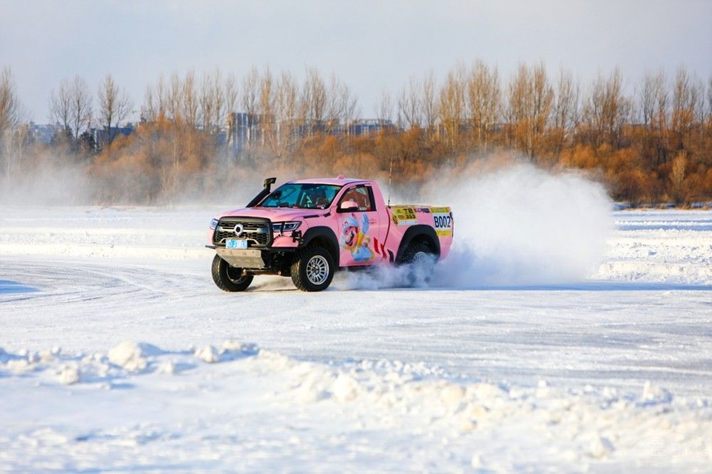 ���g(sh��)��������ů��ǰ���L(zh��ng)����܇��ѩ�g��(l��)��